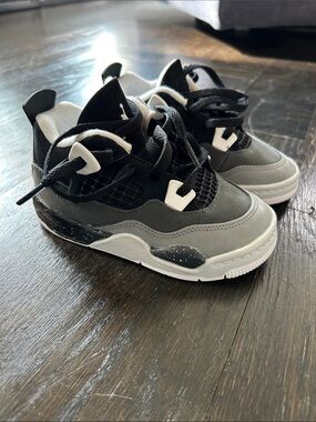Nike Air Jordan 4 TD “Fear” Kids Black and Gray Retro-Style Sneakers